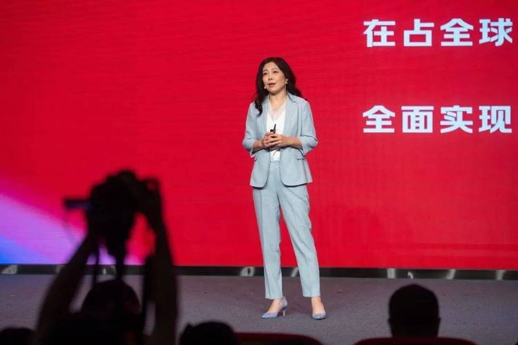 京东cfo许冉即将接任京东ceo一事,在行业内引起了广泛的关注和热议.